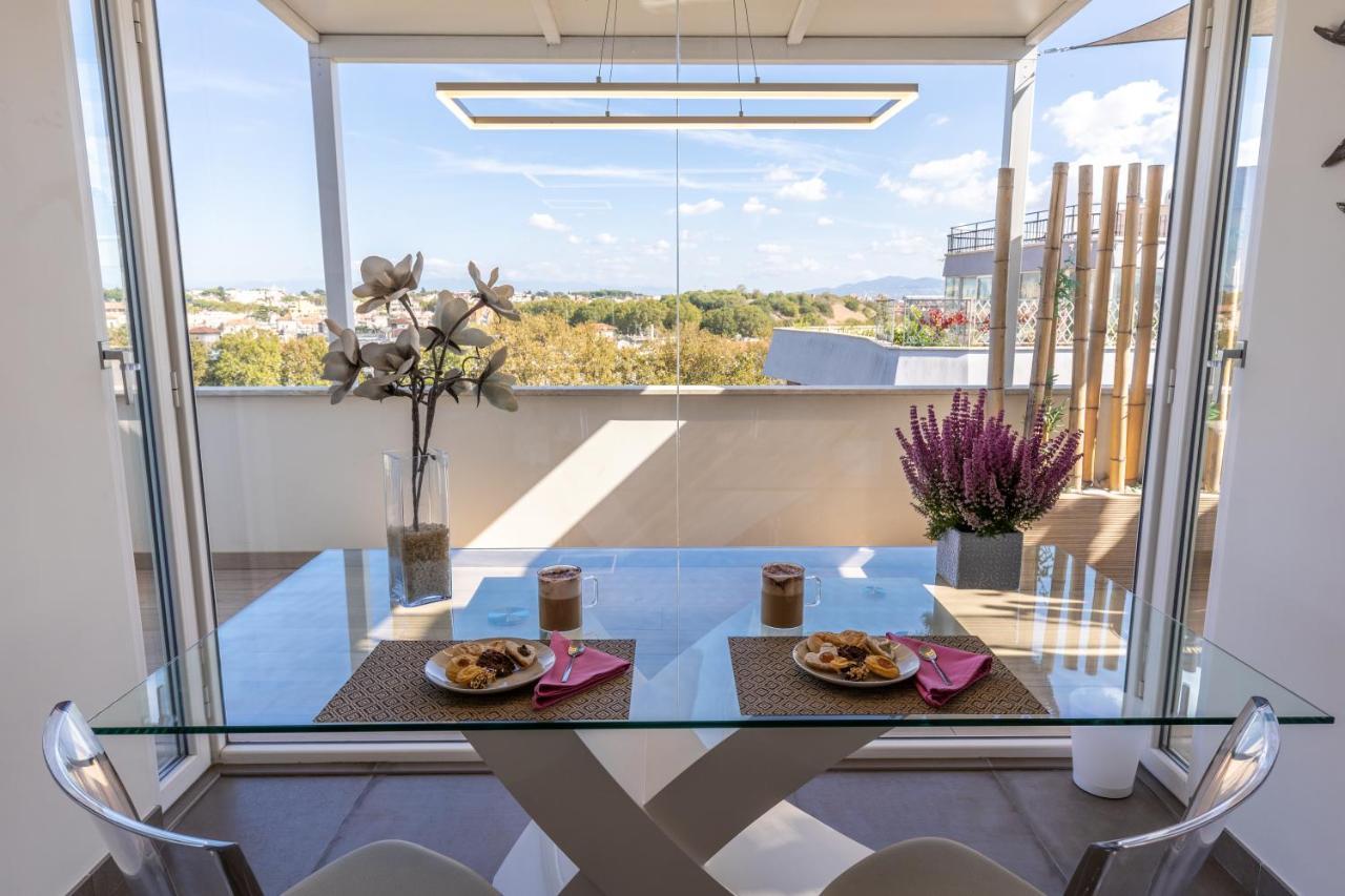 Penthouse With A Panoramic Rooftop In Trastevere With Seasonally Jacuzzi Róma Kültér fotó