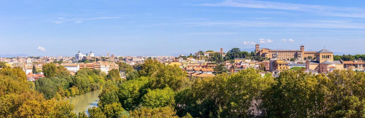 Penthouse With A Panoramic Rooftop In Trastevere With Seasonally Jacuzzi Róma Kültér fotó